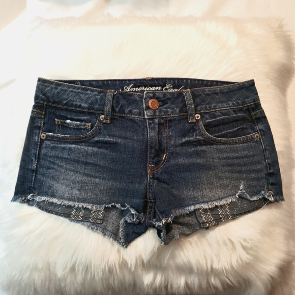 AEO American Eagle Cut Off Raw Hem Exposed Pockets Denim Jean Shorts Size 4